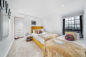 1 bedroom, desk, iron/ironing board, free WiFi - Marble Arch Penthouse 72, Best Location! (Greater London)