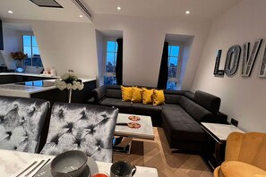 Smart TV, stereo - 74 Wow Marble Arch Maysa (Greater London)