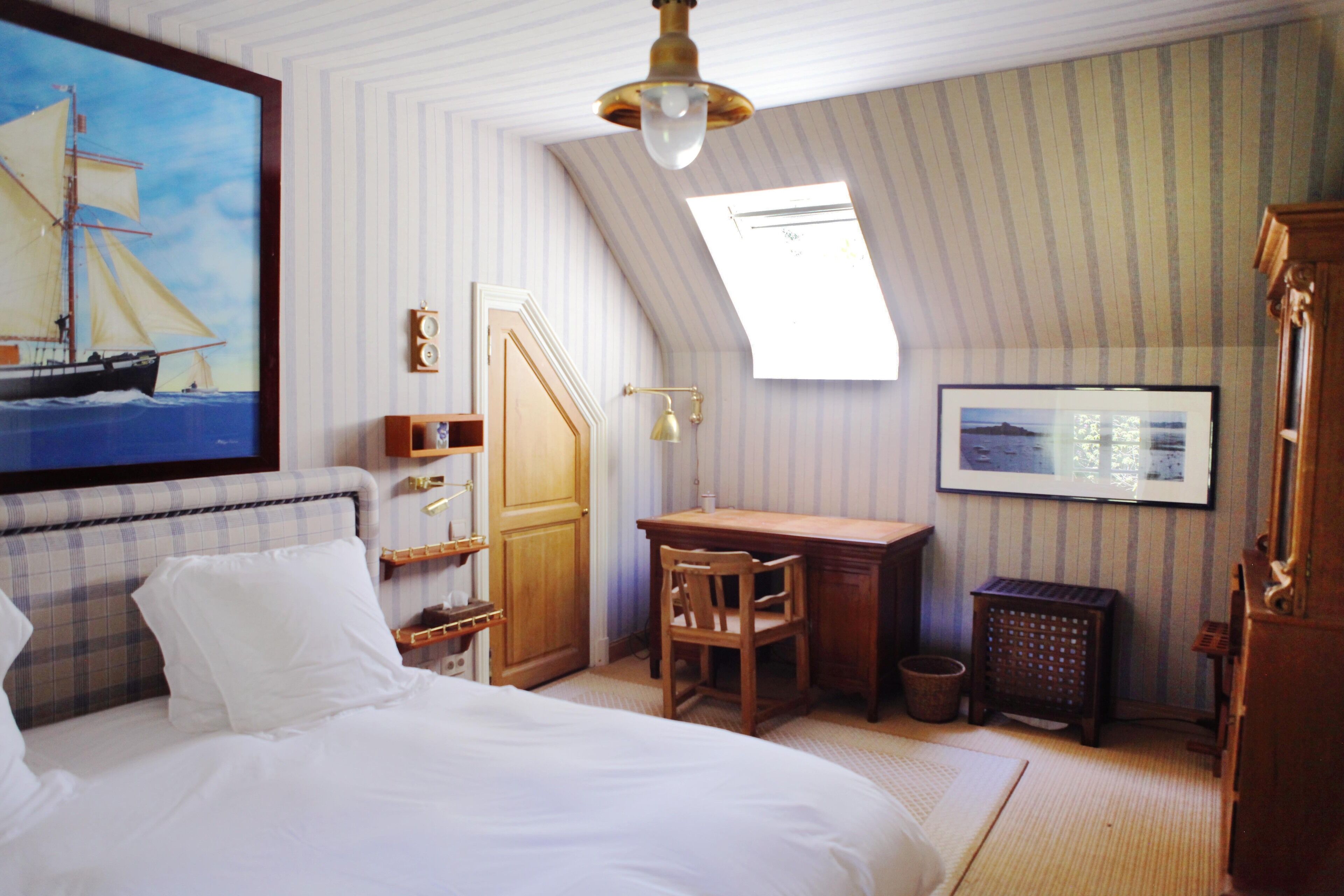 La Maison Bleue on the Aven River