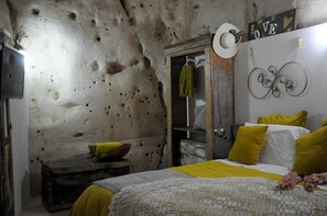 2 bedrooms, desk, free WiFi, bed sheets - geco green (Matera)