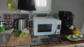 Fridge, microwave, electric kettle, coffee grinder - geco green (Matera)