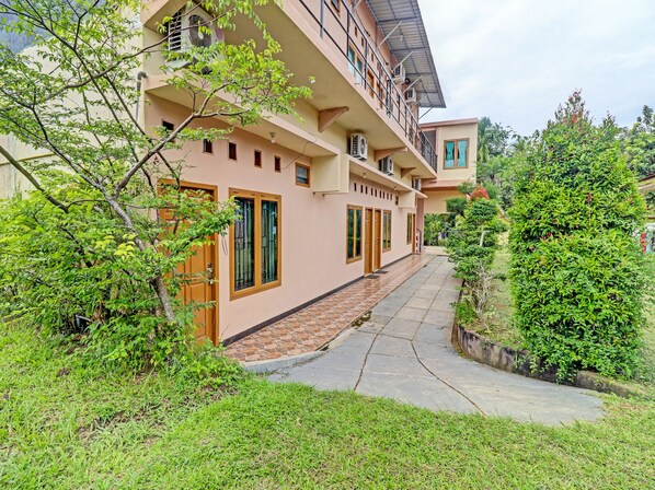 Garden - OYO 90945 Arizon Kost (Jambi)