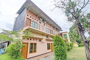 Front of property - OYO 90945 Arizon Kost (Jambi)