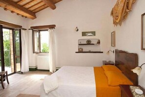 4 Schlafzimmer, Bügeleisen/Bügelbrett, WLAN, Bettwäsche
