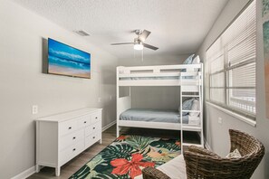 3 habitaciones, escritorio, tabla de planchar con plancha y wifi gratis 