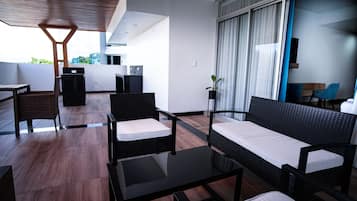 Deluxe Suite | Terrace/patio
