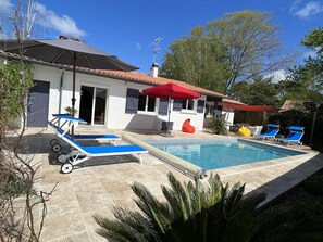 حمّام سباحة خارجي