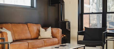 Smart-tv och eldstad