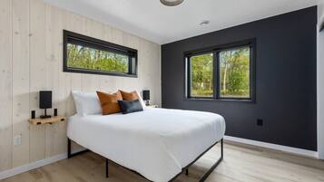 2 slaapkamers, een strijkplank/strijkijzer, gratis wifi, beddengoed