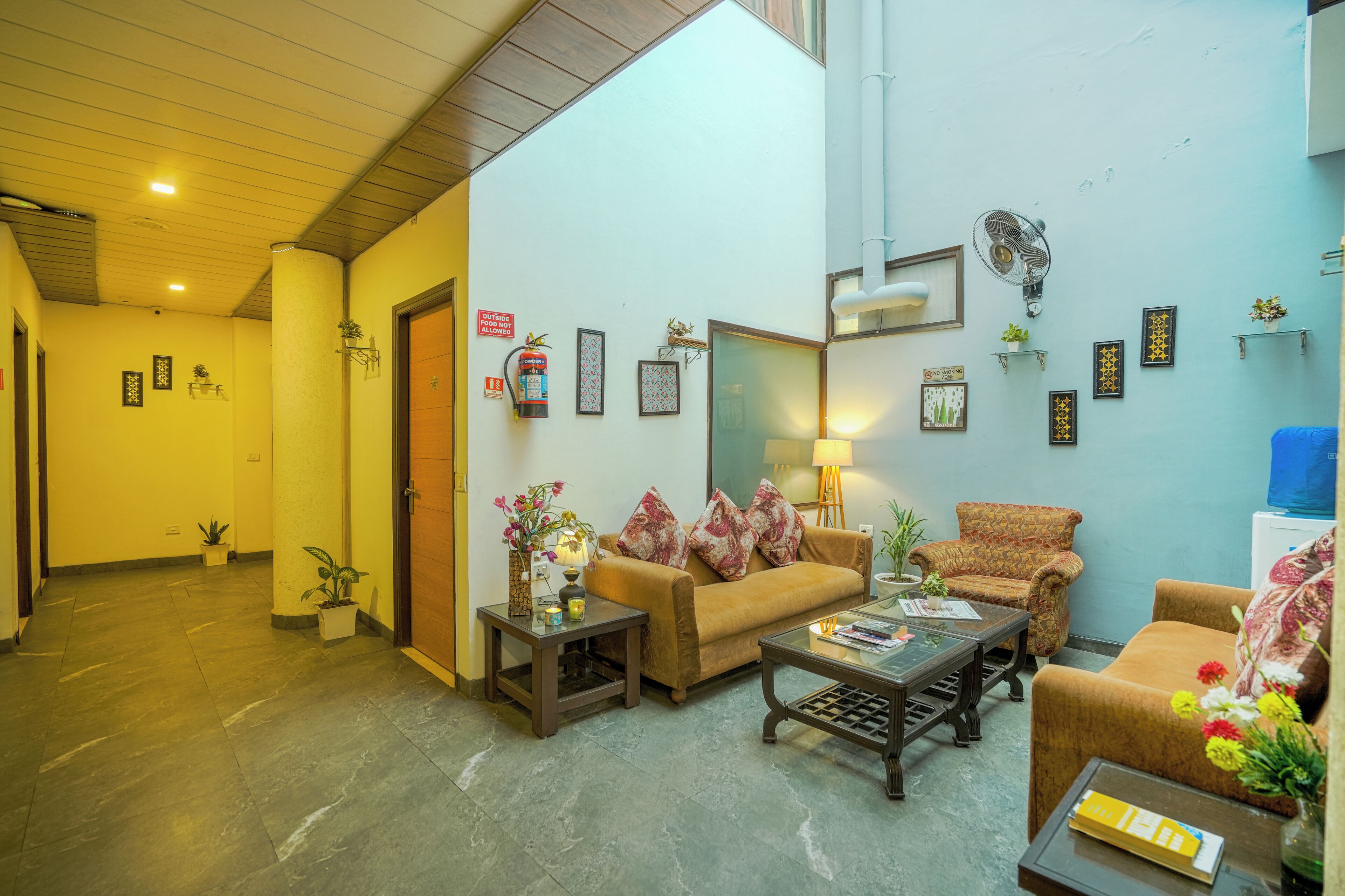 Khu tiếp khách ở sảnh