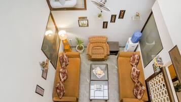 Petit déjeuner continental (200 INR par personne)