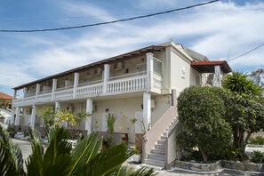 Mặt tiền nơi lưu trú