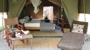 Classic Chalet, 1 Bedroom, Non Smoking, River View | Teres/patio