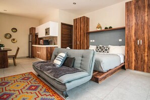 1 soverom, skrivebord, strykejern/-brett og wi-fi (inkludert)