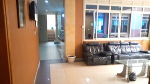 Lobby - DOUBLE FIVE HOTEL (Kampala)