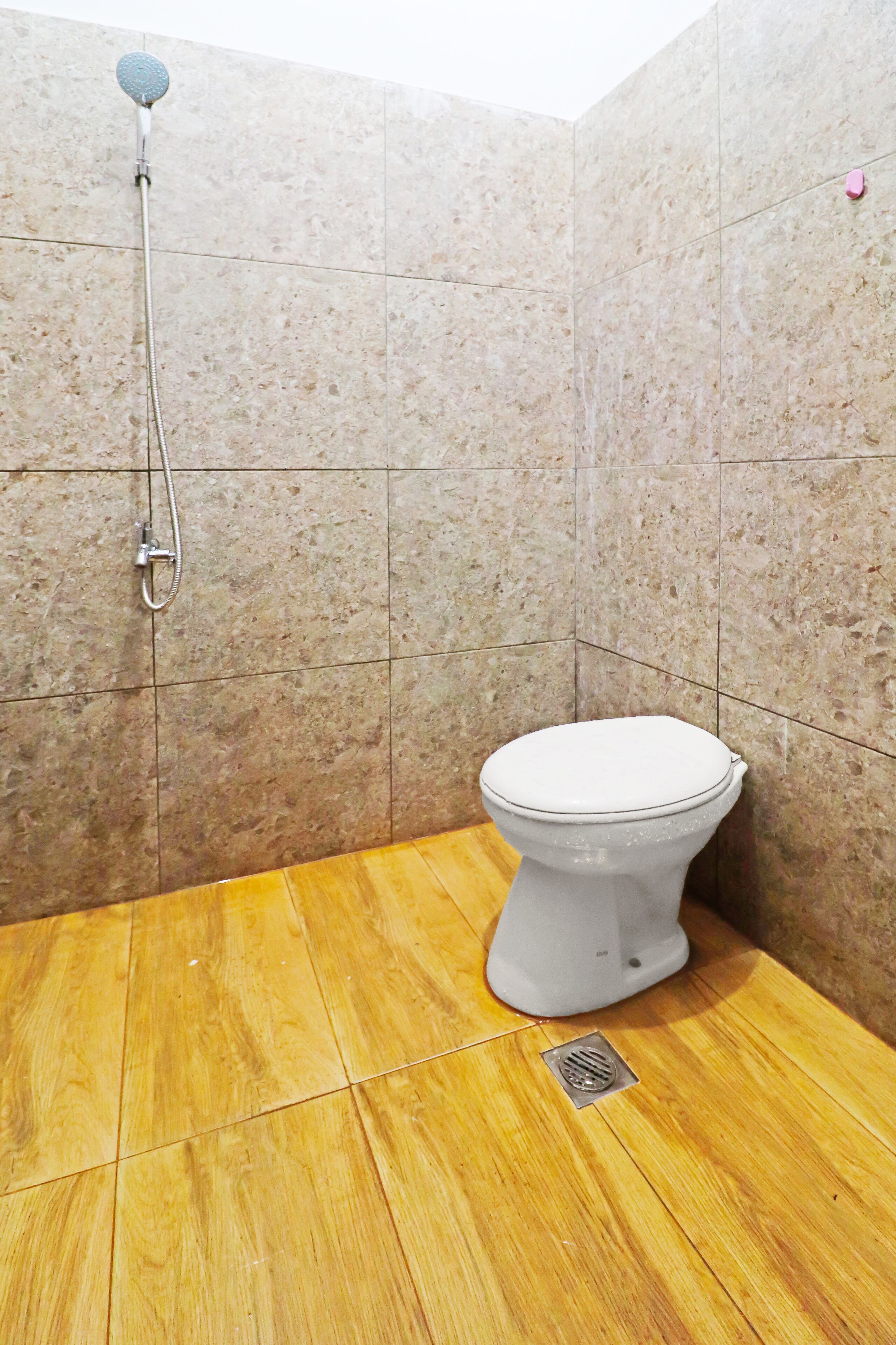 Economy Double Room | Bathroom | Shower, rainfall showerhead, towels, soap