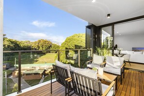 Property grounds - Sunny Inner City Luxury With Park Views (Waterloo)