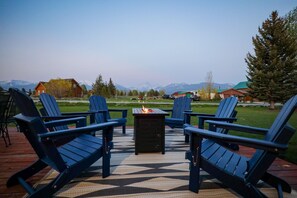 Terrace/patio - Clean and Chic Mountain Home w/ Stunning Teton Views (Driggs)