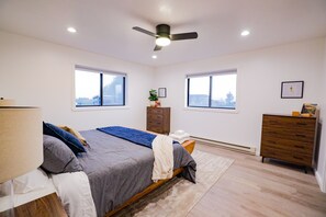 3 bedrooms, desk, travel crib, free WiFi
