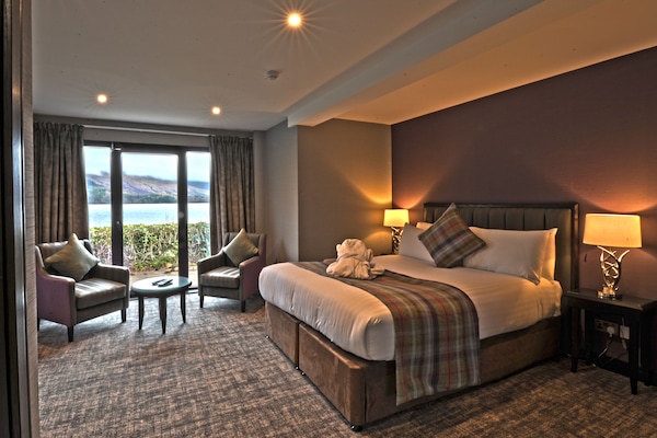 Deluxe Double Room, 1 Bedroom, Ensuite | In-room safe, iron/ironing board, free WiFi, bed sheets