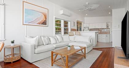 SunDayz Beautiful spacious pet friendly home next to the ocean.
