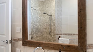 Baignoire, séchoir à cheveux