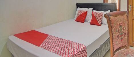 Double Room | Desk, soundproofing, WiFi (free), bed sheets