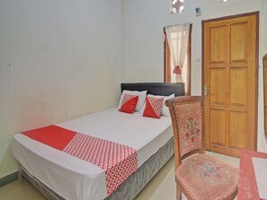 Habitación doble | Escritorio, insonorización, wifi gratis y ropa de cama 