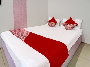 Free WiFi, bed sheets - Hotel O Zazezo Homestay Syariah (Tanjung Pinang)