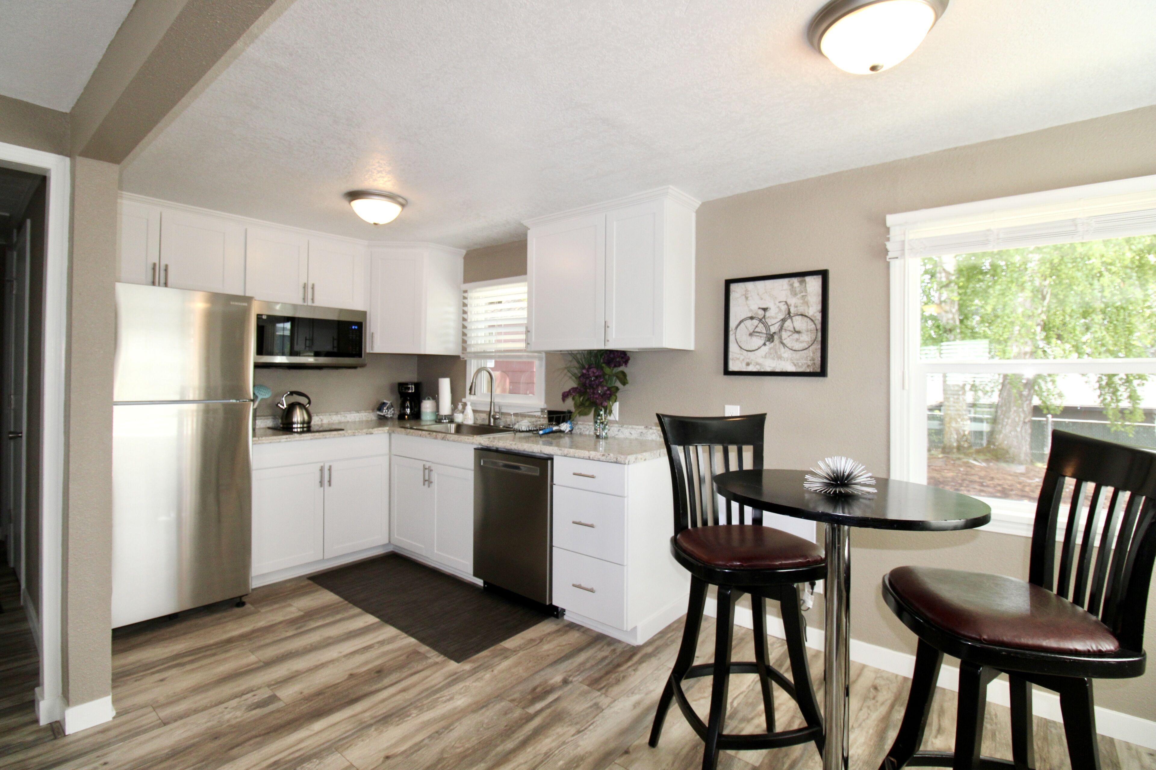 Central 1BR Suite In DT Tigard