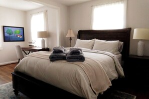 2 bedrooms, desk, iron/ironing board, free WiFi
