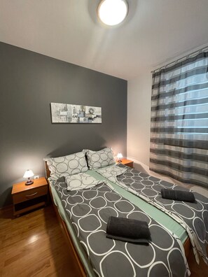 Free WiFi, bed sheets