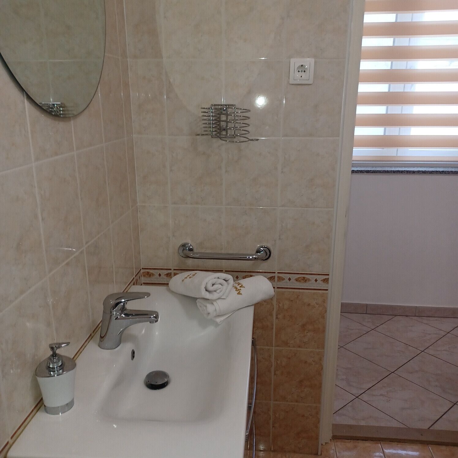 淋浴设施、毛巾