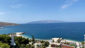 One-Bedroom Suite with Sea View | Beach/ocean view