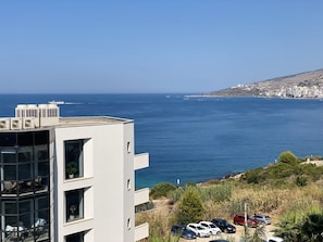 One-Bedroom Apartment with Side Sea View | Balcony view - Franklin Rooms (Sarandë)