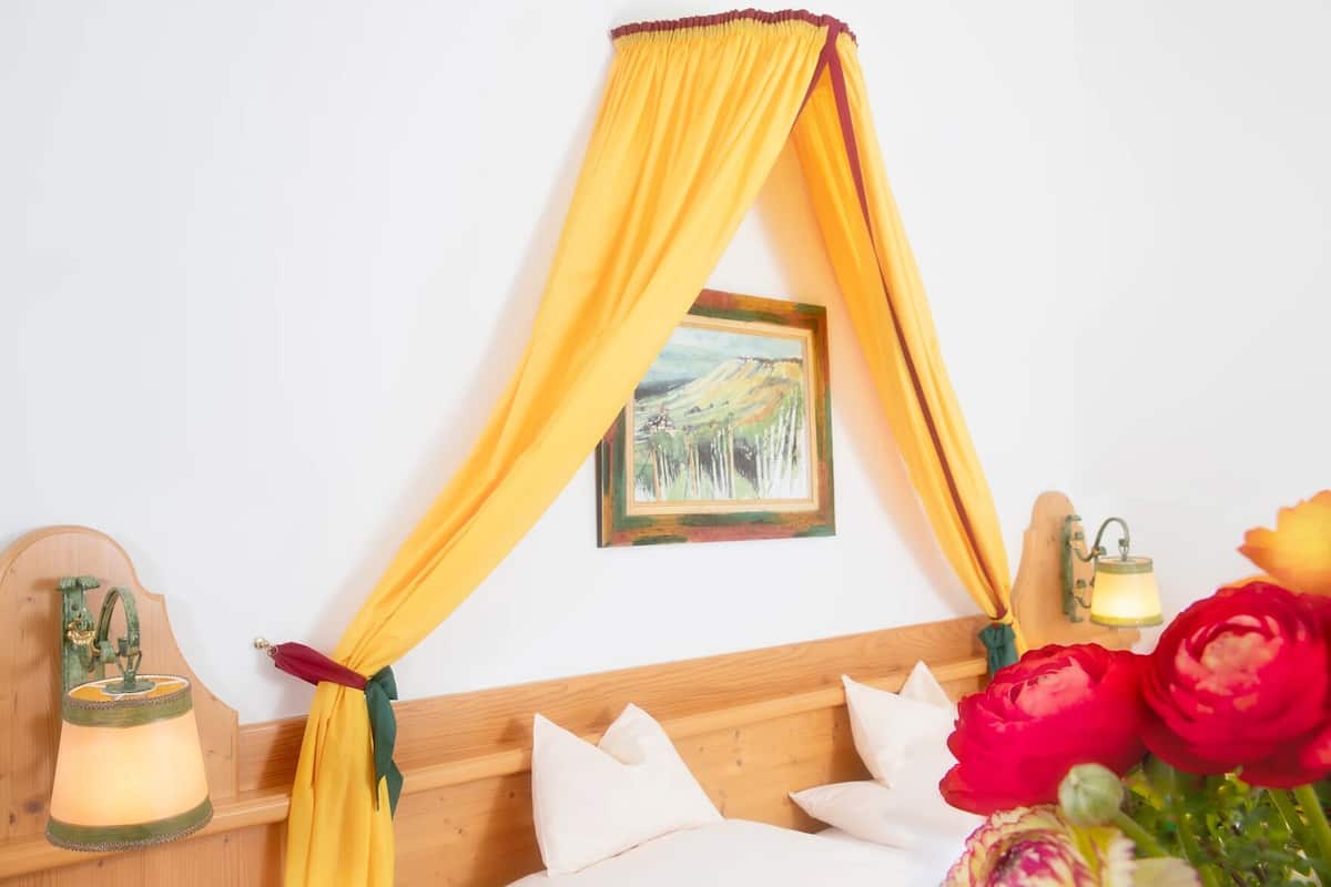 Premium bedding, in-room safe, desk, soundproofing