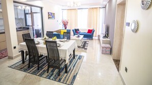 50-inch Smart TV with cable channels, TV, first-run films - Lavington View Palace Apartment (Nairobi)