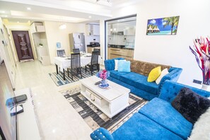 50-inch Smart TV with cable channels, TV, first-run movies - Lavington View Palace Apartment (Nairobi)