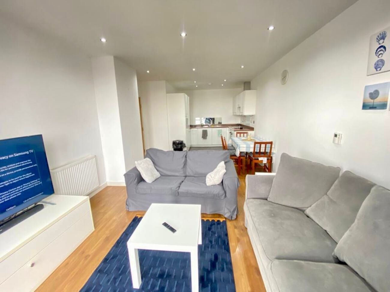 Stratford Westfield Side