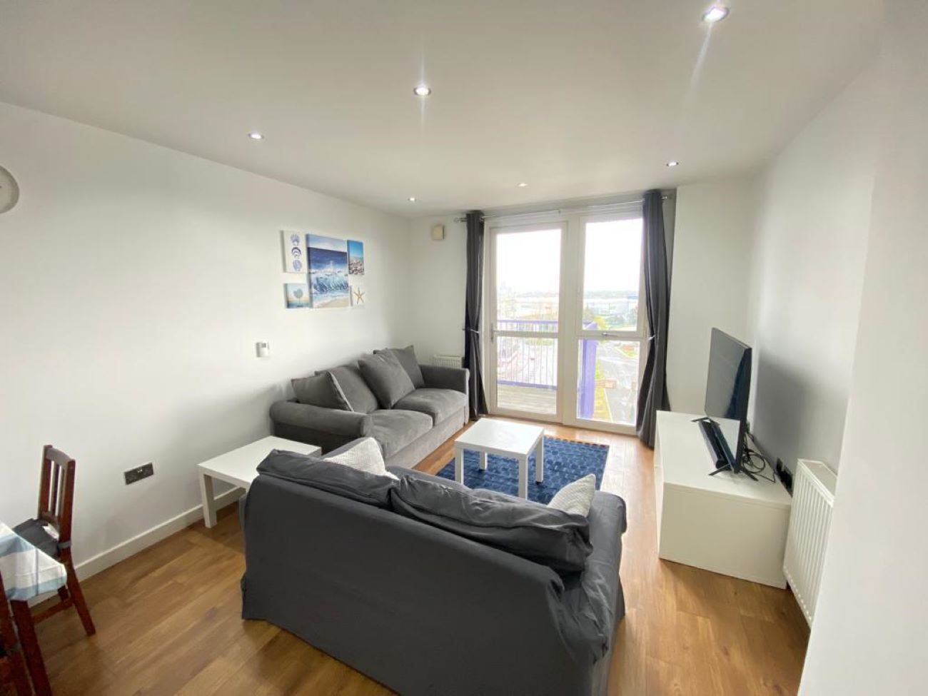 Stratford Westfield Side