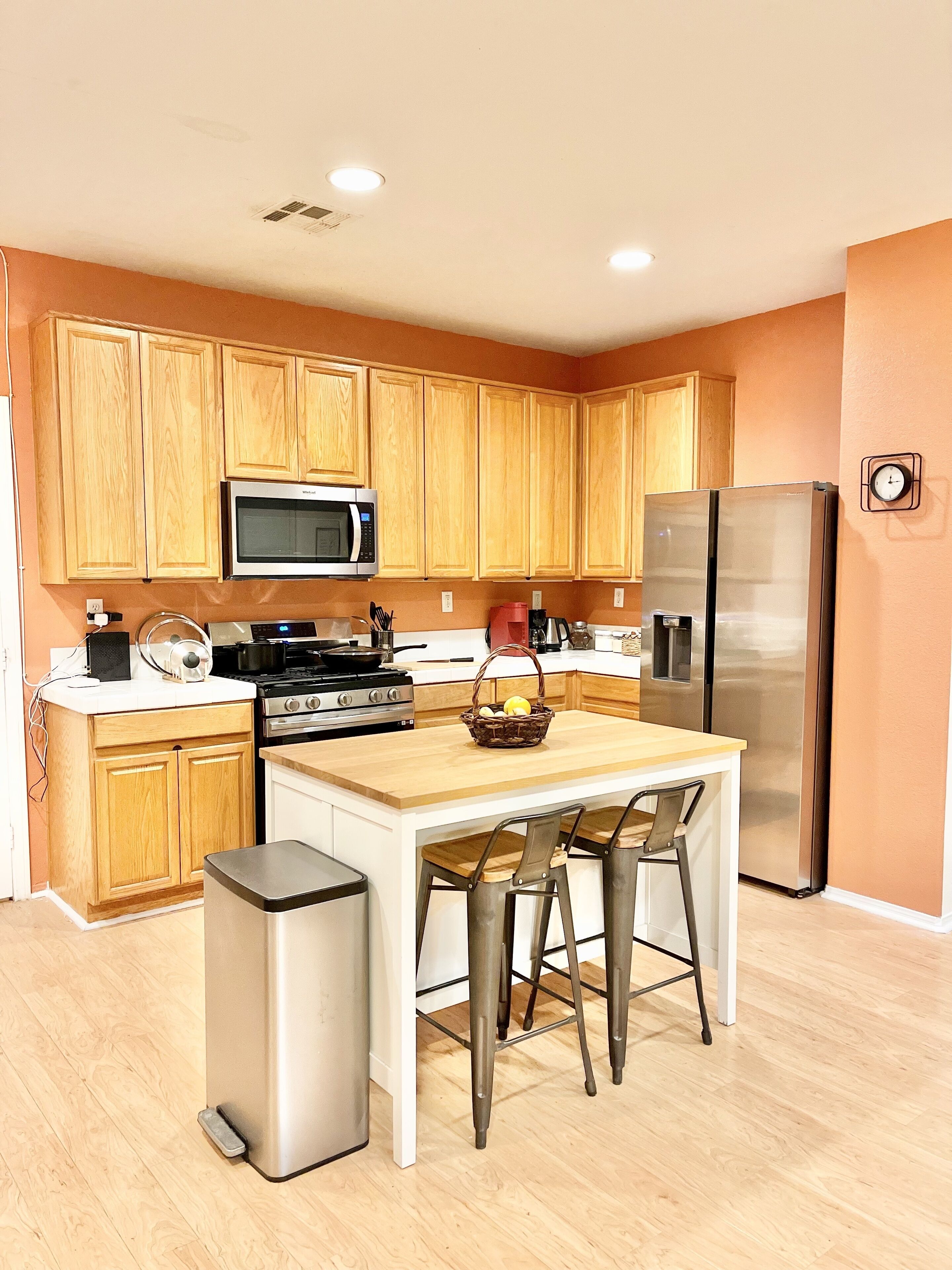 Spacious Modern 7BR 4BA, Garage, Laundry, Sleep 16