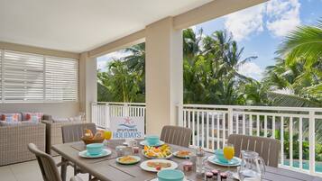 Desayuno continental (EUR 15 por persona)