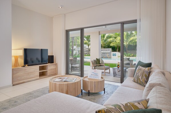 52-inch TV with cable channels -  Ki Residences with LOV (Grand-Baie)