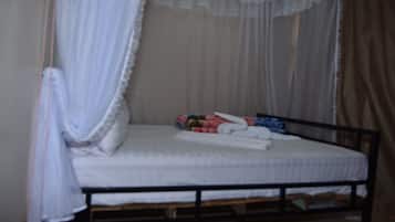 Standard Double Room | 1 bedroom, desk, laptop workspace, free WiFi