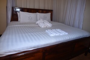 Deluxe Double Room | Desk, laptop workspace, free WiFi