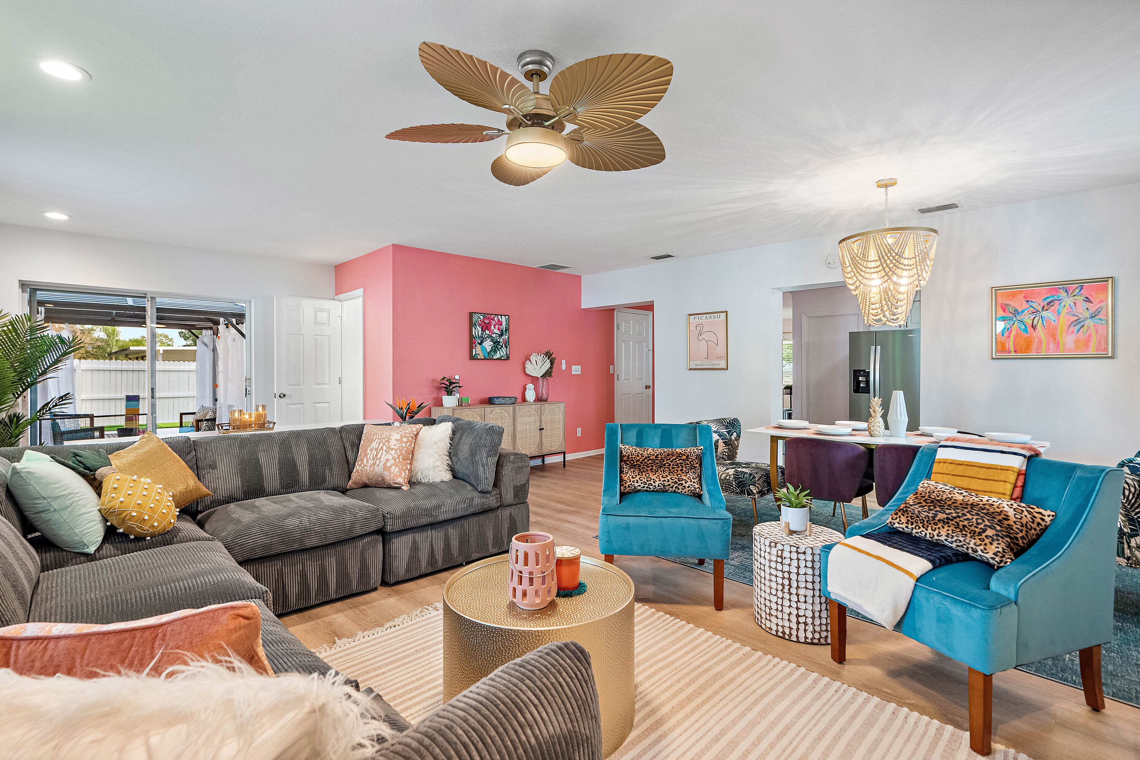 Modern Clearwater Beach House, Heated Pool, Golf!