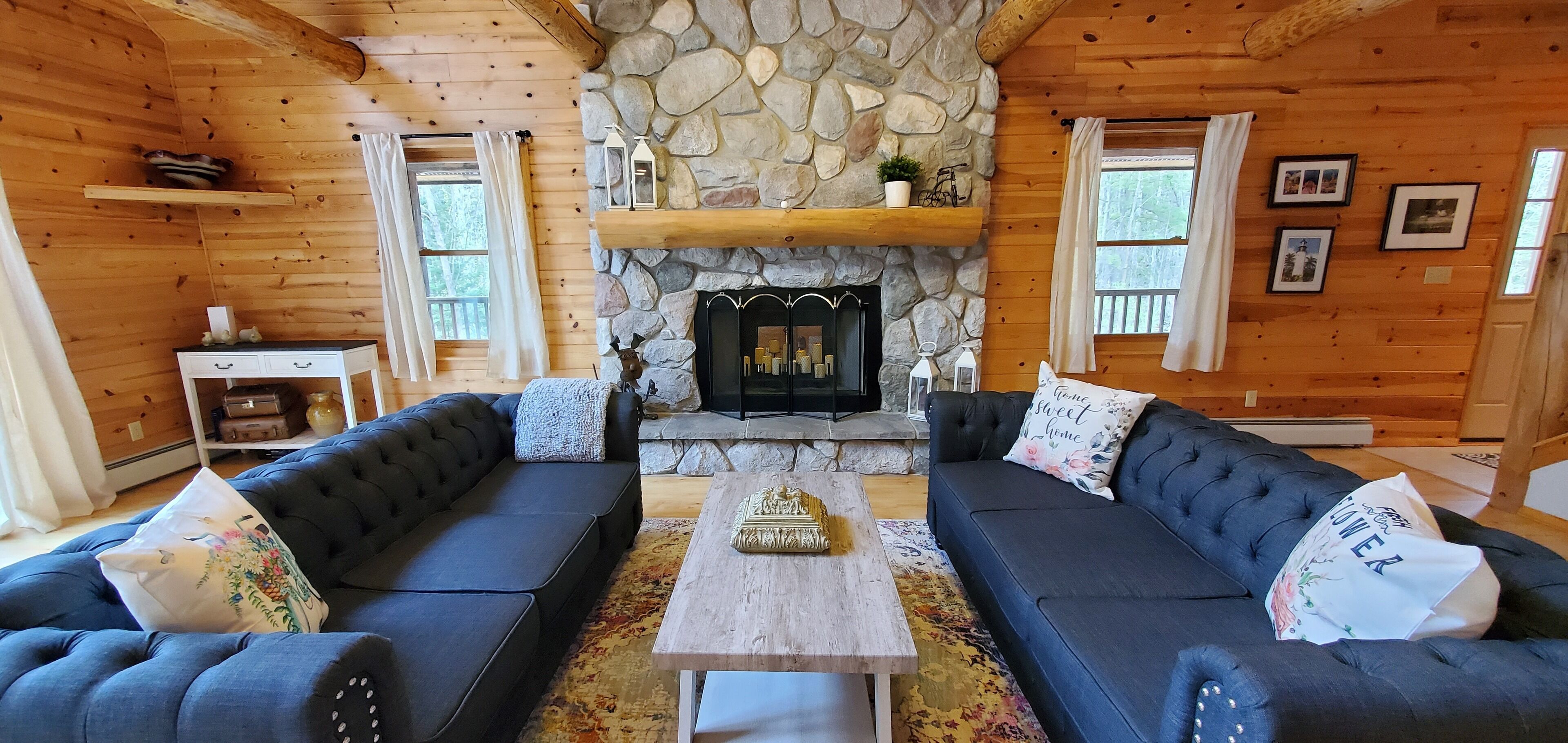 Arbor Lodge Lakehouse: Wooded Lodge with private beach access and dock on Big Platte Lake