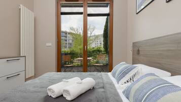 1 bedroom, iron/ironing board, travel crib, WiFi