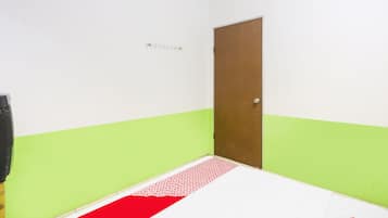 Quarto casal standard | Escrivaninha, espaço de trabalho para notebook, Wi-Fi de cortesia