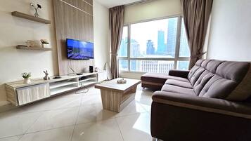Family Apartment | Living area | Flat-screen TV